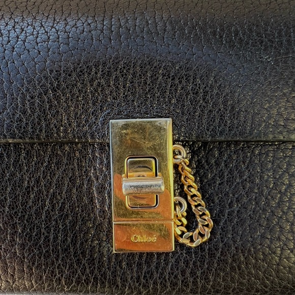 CHLOE Drew Long Wallet in BLACK Leather with all around Zipper & Turn Lock Chain - Picture 2 of 10